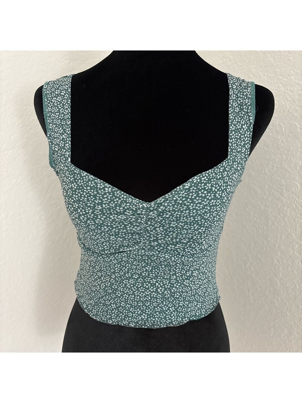 H&M (flawed) Green Ditsy Floral Sweetheart Neck Crop Tank Top – XS – NWT